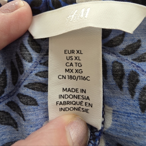H&M Blue and White Patterned Drawstring Blouse Size X-Large - Picture 3 of 9
